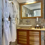 Golden Moments Luxury Stone B *