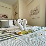 Villa Golden Moments Luxury Stone B Mesaria
