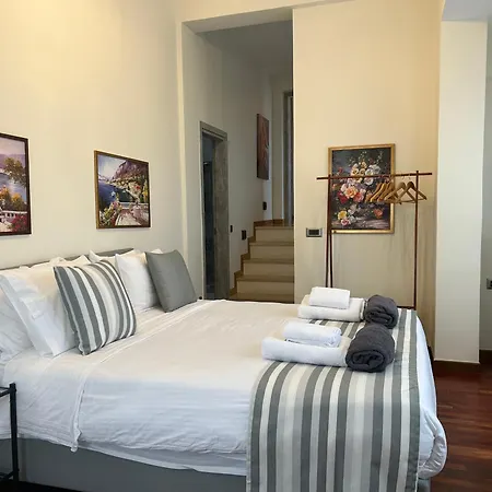 Golden Moments Luxury Stone B * メッサリア