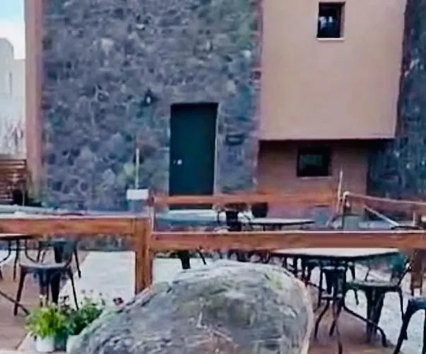 Golden Moments Luxury Stone B *